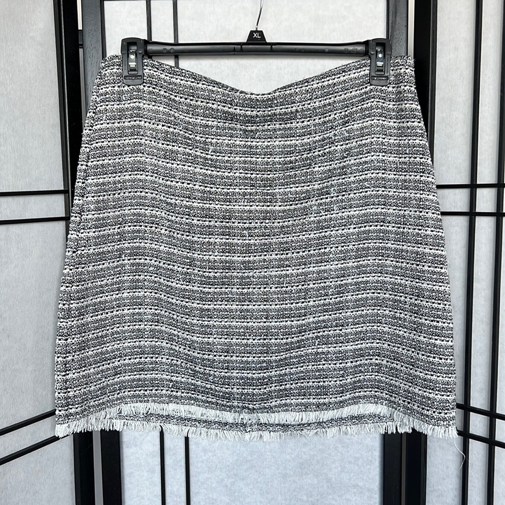 Tweed skirt with fringe bottom